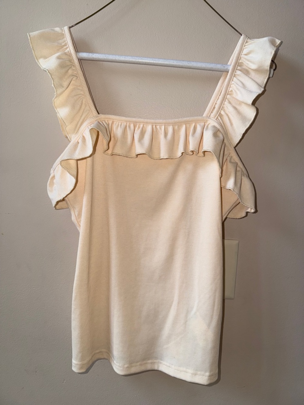 Mangopop Ruffled Square-Neck Tank Top - Cream women’s size medium